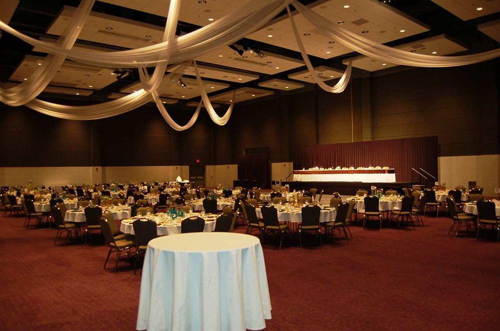 Hilton Fort Wayne At The Grand Wayne Convention Center (Adults Only) Бізнес фото