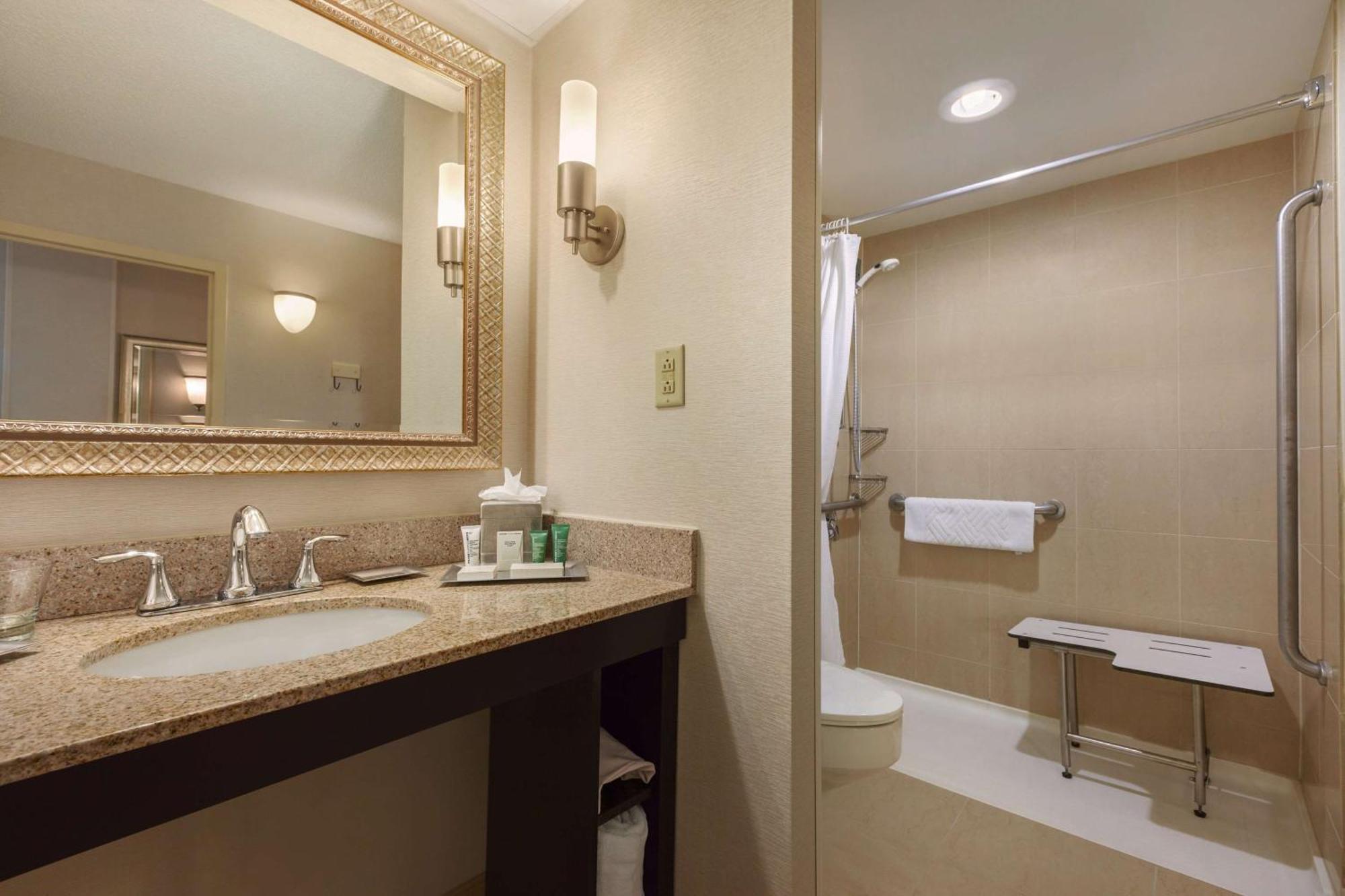 Hilton Fort Wayne At The Grand Wayne Convention Center (Adults Only) Екстер'єр фото
